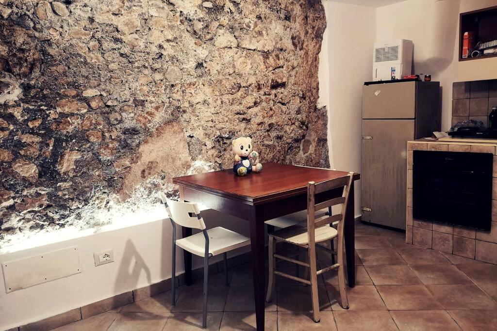 Casetta Nel Centro Storico Apartment Norma Exterior foto