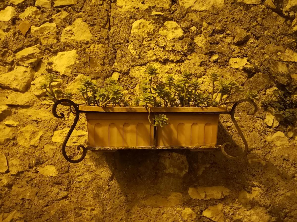 Casetta Nel Centro Storico Apartment Norma Exterior foto